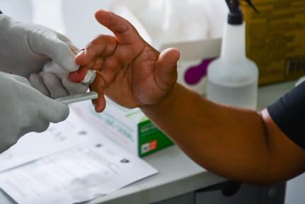 COMBATE AOS ABUSOS: Procon e Decon fiscalizam preços dos testes de covid em Cuiabá e VG