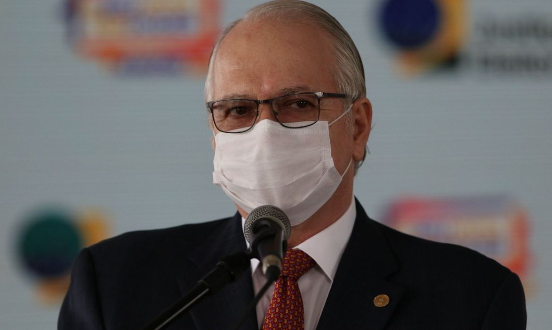 FACHIN:  É urgente vacinar o País contra o autoritarismo e a misoginia