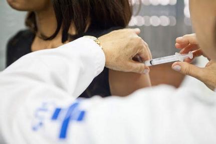 Mato Grosso recebe mais de 109 mil doses de vacinas nesta terça-feira