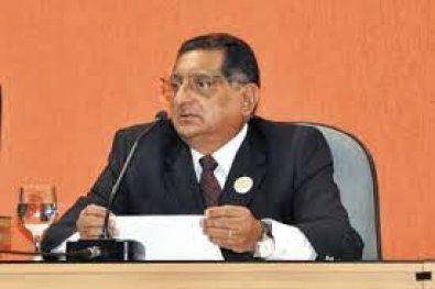 Absolvido, desembargador aposentado compulsoriamente pede para voltar ao cargo no TJMT e receber verbas retroativas