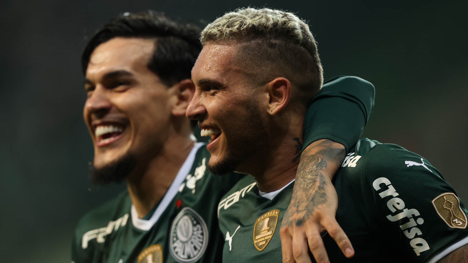 Navarro faz 4, Veiga anota duas pinturas em goleada do Palmeiras pela Libertadores