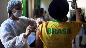 COMBATE AO VÍRUS: Brasil supera 90 milhões de vacinados com a 3ª dose contra covid
