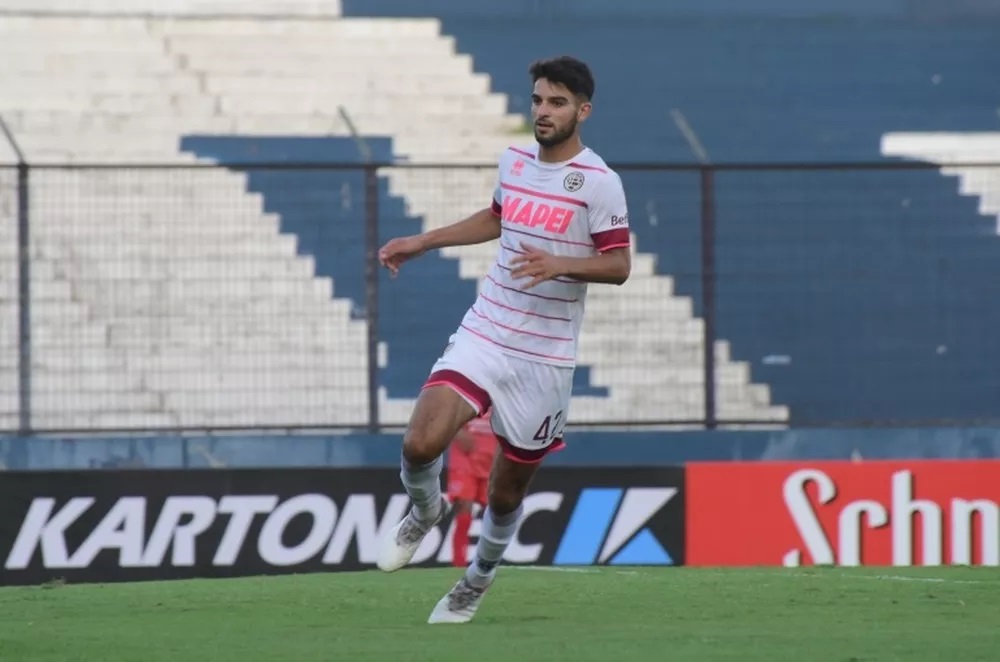 Lanús anuncia transferência de atacante López para o Palmeiras