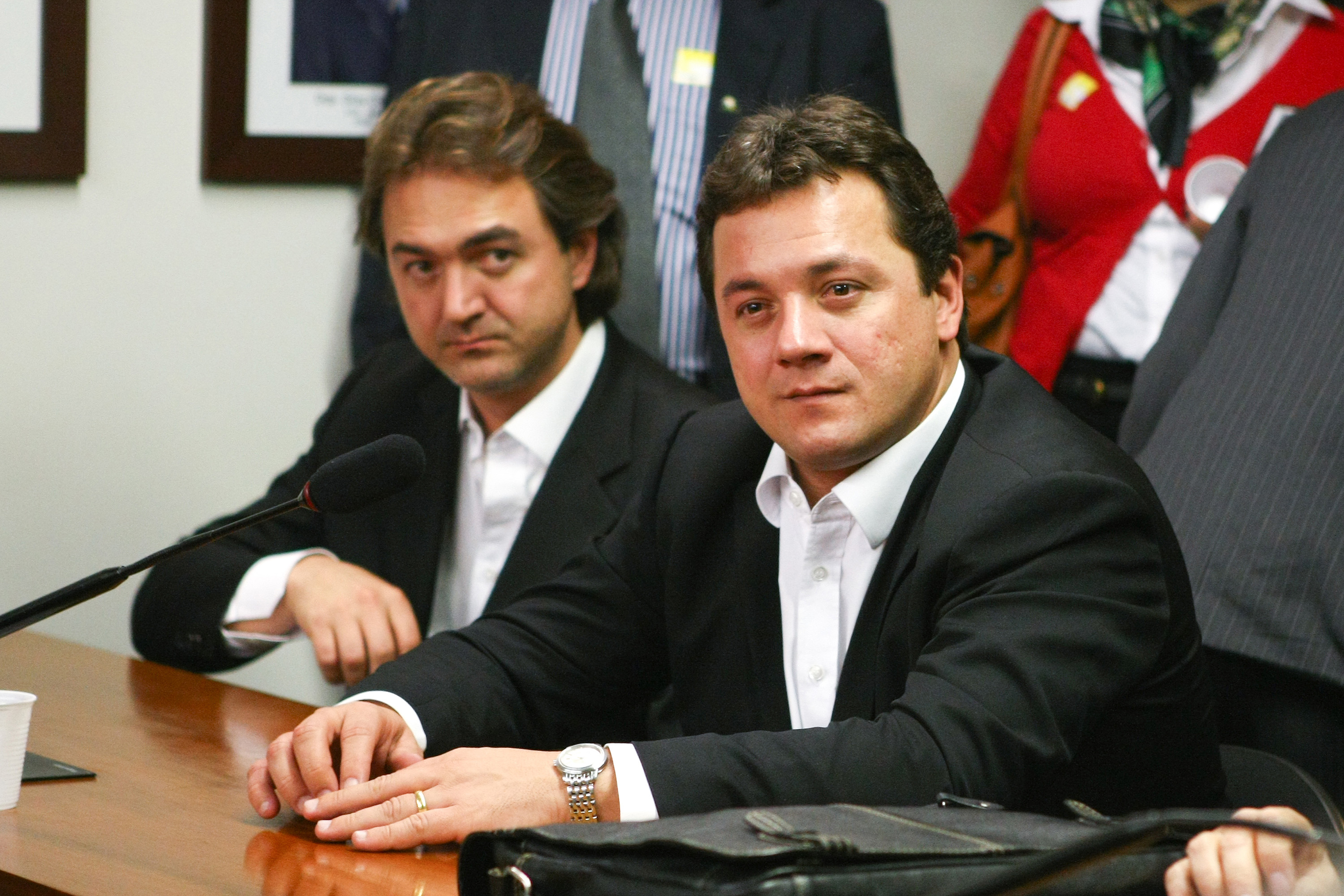 Juiz autoriza contato entre Joesley e Wesley Batista