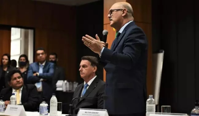 OBSTRUÇÃO DA JUSTIÇA: Bolsonaro alertou ex-ministro sobre operação da PF, revela grampo
