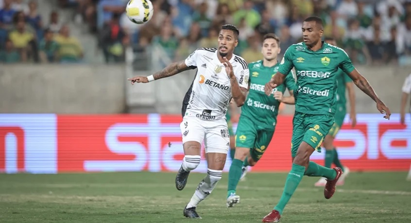 Cuiabá e Atlético-MG marcam nos acréscimos e empatam na Arena Pantanal
