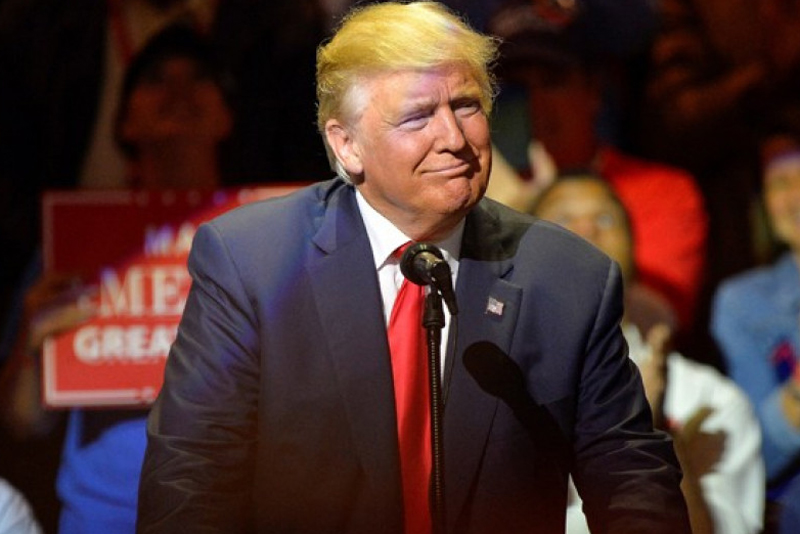 INVESTIGADO POR SUSPEITA DE CORRUPÇÃO: Em audiência à Procuradoria  em Nova York, Trump recusa-se a responder perguntas