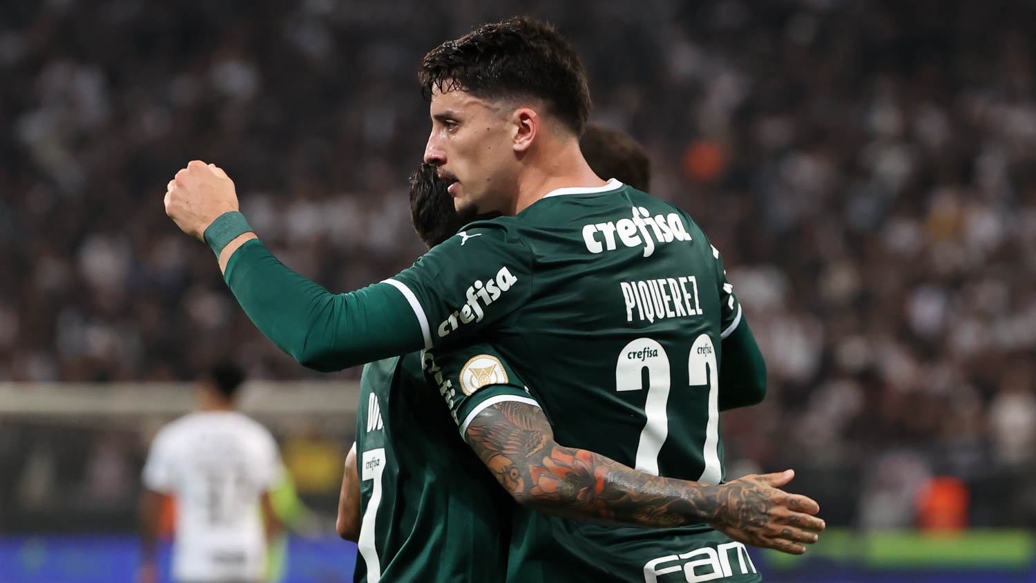 Palmeiras bate Corinthians e amplia vantagem na liderança do Brasileirão