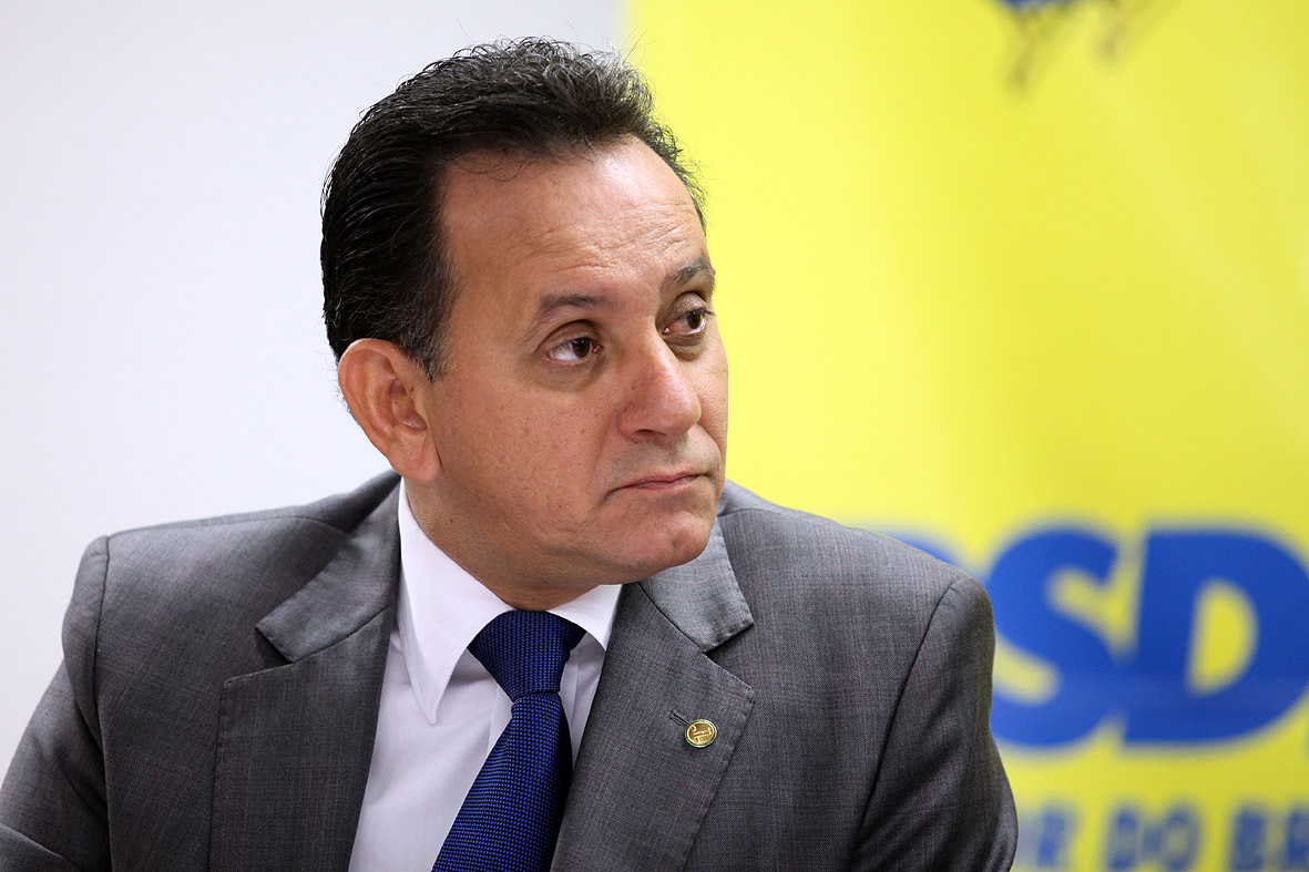 UNIÃO DE EXTREMOS: O tucano Nilson Leitão e o petista Paulo Pimenta criticam “idústria de denúncias” e “estado policial” gerado em época de Lava Jato