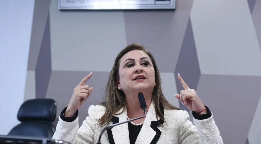 MENSAGEM AO AGRO:  Preocupada com imagem ambiental do Brasil no exterior, ex-ministra da Agricutura e atual senadora ruralista Kátia Abreu grava vídeo de apoio a Lula