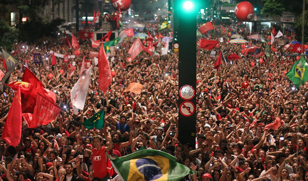 MAIS DE 60 MILHÕES DE VOTOS: Igual Fênix, a ave mitológica que ressurge das cinzas, Lula é o presidente mais votado da história