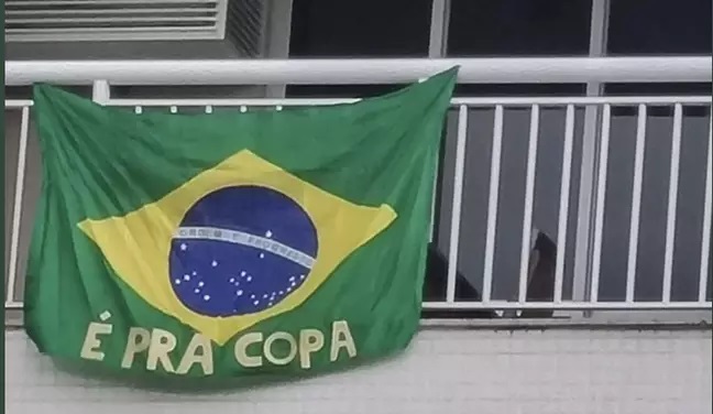 Com a Copa, bandeira volta a ser símbolo do Brasil inteiro