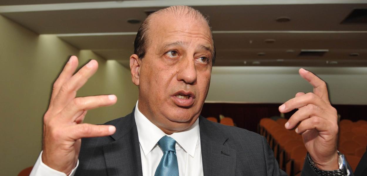 Ministro do TCU que já foi acusado de se locupletar em empreiteira vinha espalhando comentários com estímulos a golpes contra Lula