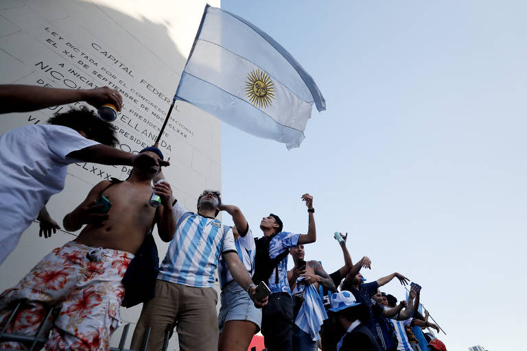  Brasileiros se rendem a Messi e torcem pelo tricampeonato da Argentina em Buenos Aires