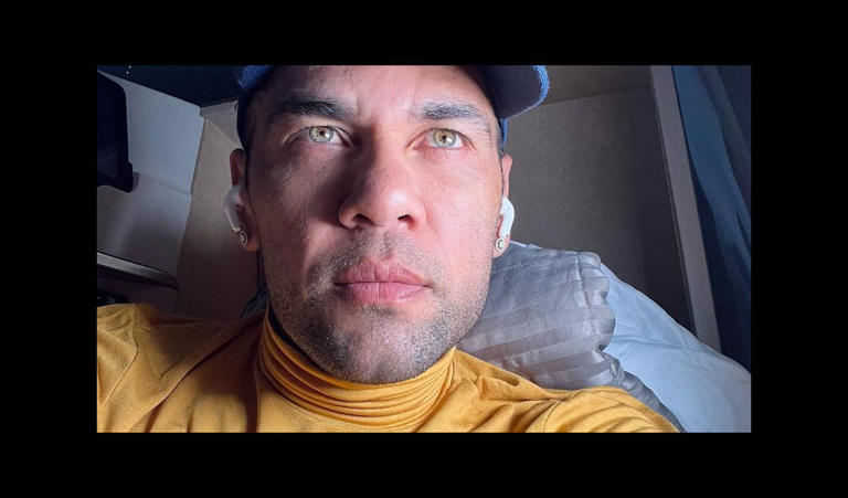PRISÃO DE DANIEL ALVES: Provas de que jogador teve relações sexuais no banheiro da boate são encontradas