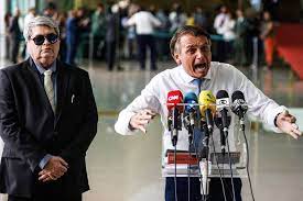 QUEM NÃO DEVE NÃO TEME: Flávio Bolsonaro convoca apoiadores para volta do pai, recua diante dos trambiques das joias e confunde bolsonaristas