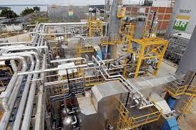 PRESSÃO AUMENTA: Comissão do Senado vai investigar se joias foram propina na venda de refinaria brasileira a preço de 