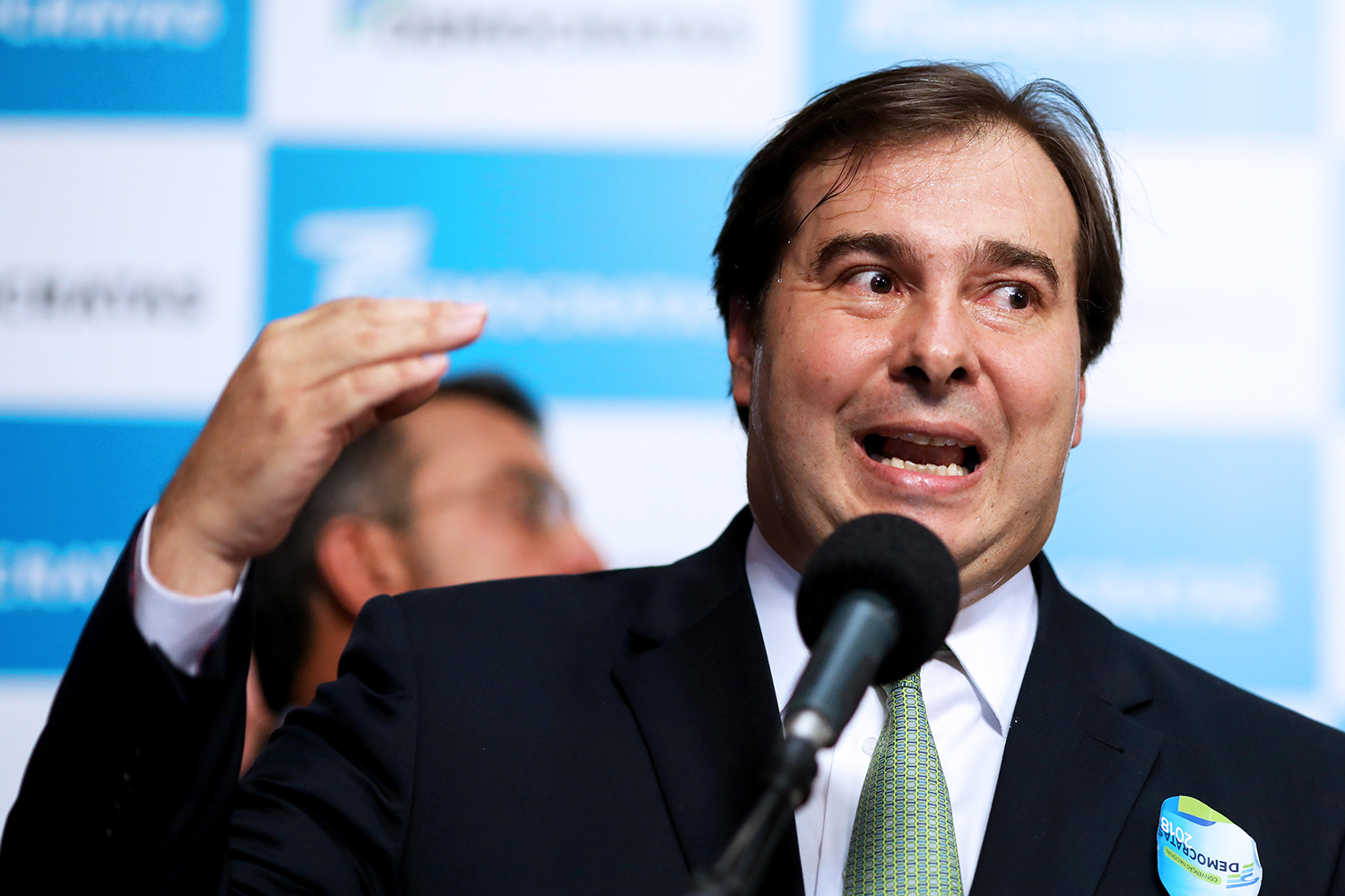 Acordo entre Maia e oposição derruba privatização da Eletrobras