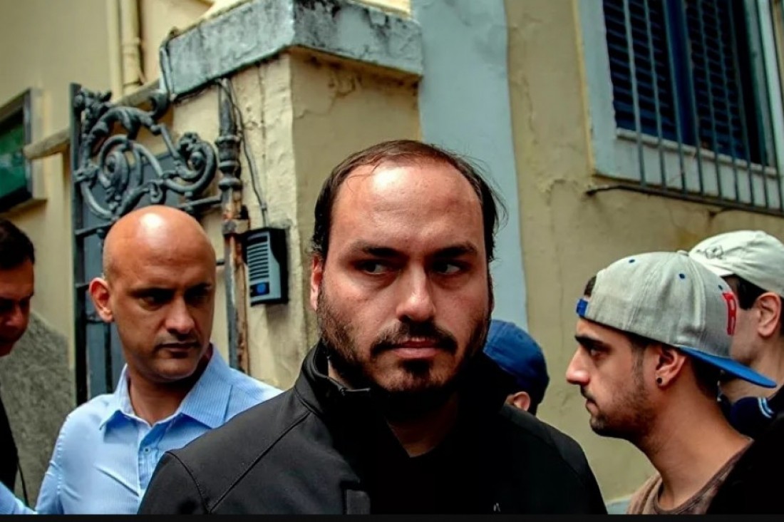 CORRUPÇÃO - Rachadinha: chefe de gabinete de Carlos Bolsonaro (Carluxo) recebeu R$ 2 milhões em depósitos feitos por servidores