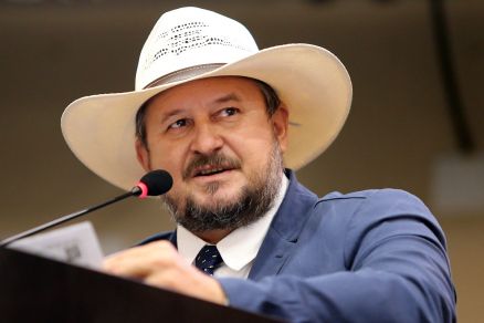 Eduardo Botelho pune bolsonarista Cattani, afastando-o da presidência de Comissão da AL por ter ofendido as mulheres grávidas comparando-as à vacas prenhas; falta a cassação do mandato