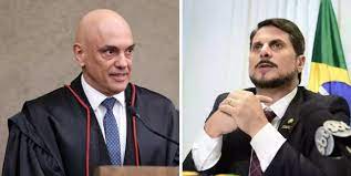 Alexandre manda PF cumprir três mandados no gabinete do senador Marcos do Val, que disse divulgar 