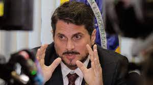  Saiba como PF e Moraes cercaram  senador bolsonarista que disse mentir nas redes sociais