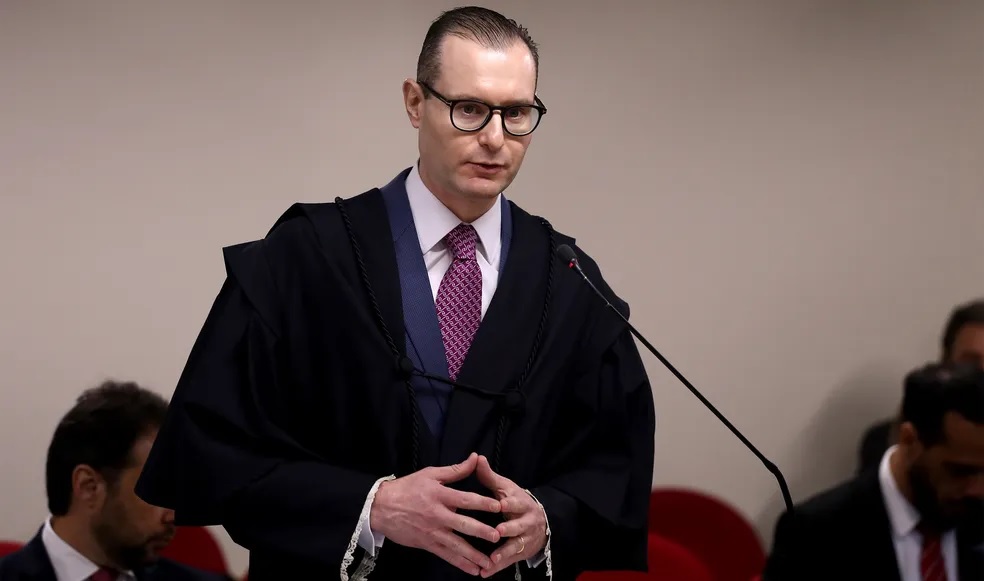 INDICAÇÃO DE LULA: Zanin é aprovado ministro do STF pelo Senado com 58 votos a 18; até senadores bolsonaristas votaram favoráveis ao nome dele