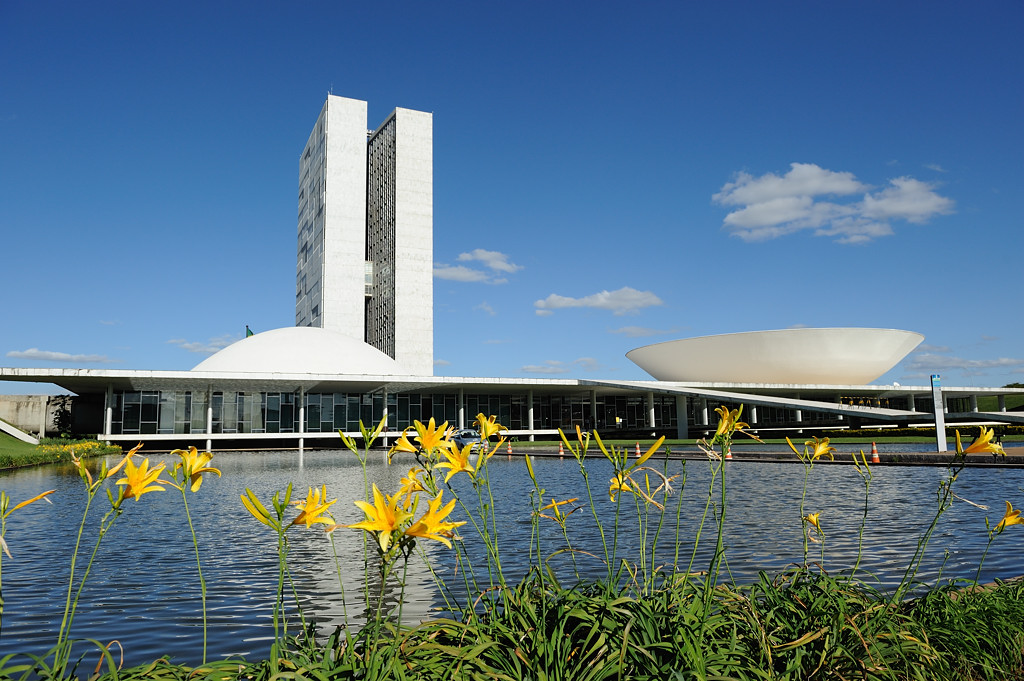 PRESSÃO DA CRISE: Bateu a pressa e presidente do Senado convoca sessão extraordinária para votar projeto sobre fretes