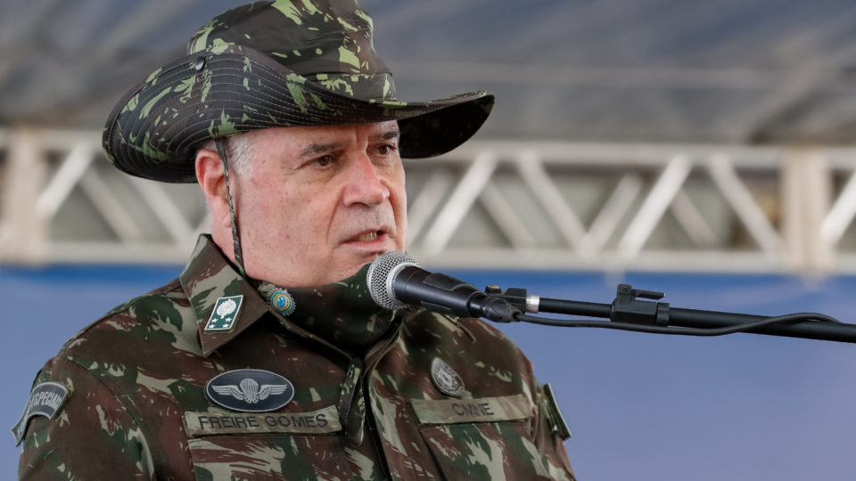  “GENERAL QUE NÃO PODE SER CHAMADO DE SEU”: É o caso do então comandante do Exército que entra para a História por ter ameaçado dar voz de prisão a Bolsonaro, se este insistisse com tentativa golpista