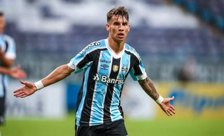 Grêmio vira em cima do Flamengo, se mantém no G-6 e provoca primeira derrota de Tite