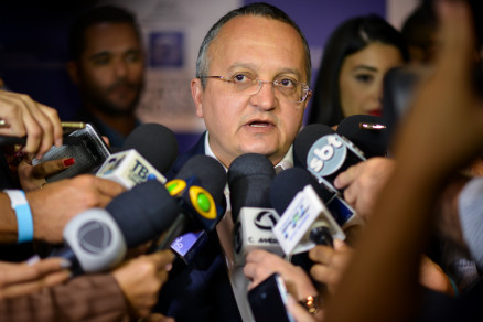  Pedro Taques elogia militares pelo respeito à Constituição e rechaça grupos de extrema-direita que defendem ditadura