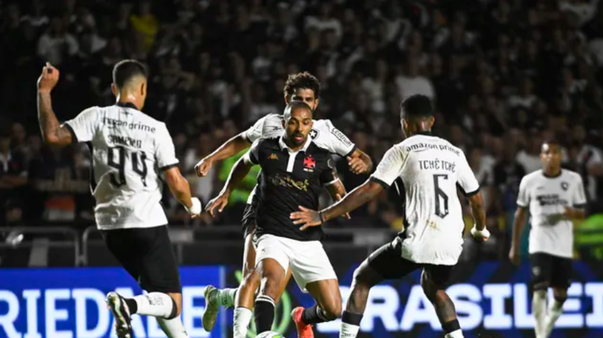Vasco supera o líder do Campeonato por 1 a 0, sai do Z-4 e aumenta pressão sobre o Botafogo na briga pelo titulo brasileiro 