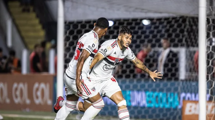 Quase de férias, São Paulo vence na Vila e segura o Bragantino no Brasileirão
