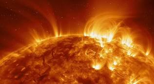 Supertempestade solar em 2024 também pode afetar a rede elétrica, os cabos de fibra ótica, o GPS, satélites e outros equipamentos de comunicação