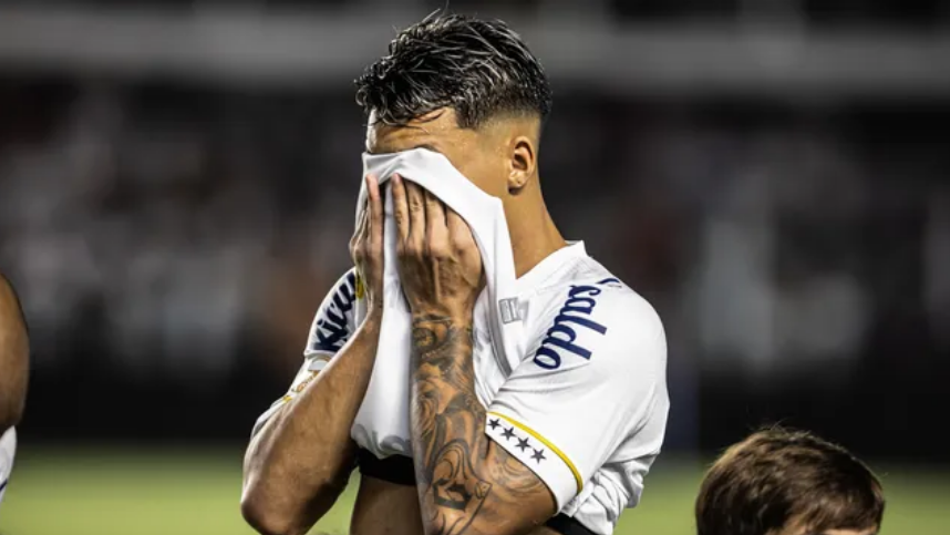 Santos perde para o Fortaleza na Vila Belmiro e é rebaixado para a Série B
