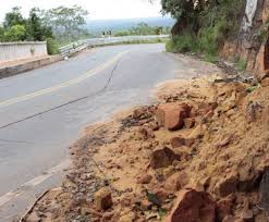 Sob risco de ter trechos soterrados por desabamento de Serra,  MT-251 leva Sérgio Ricardo conclamar poderes por solução, antes que vire tragédia
