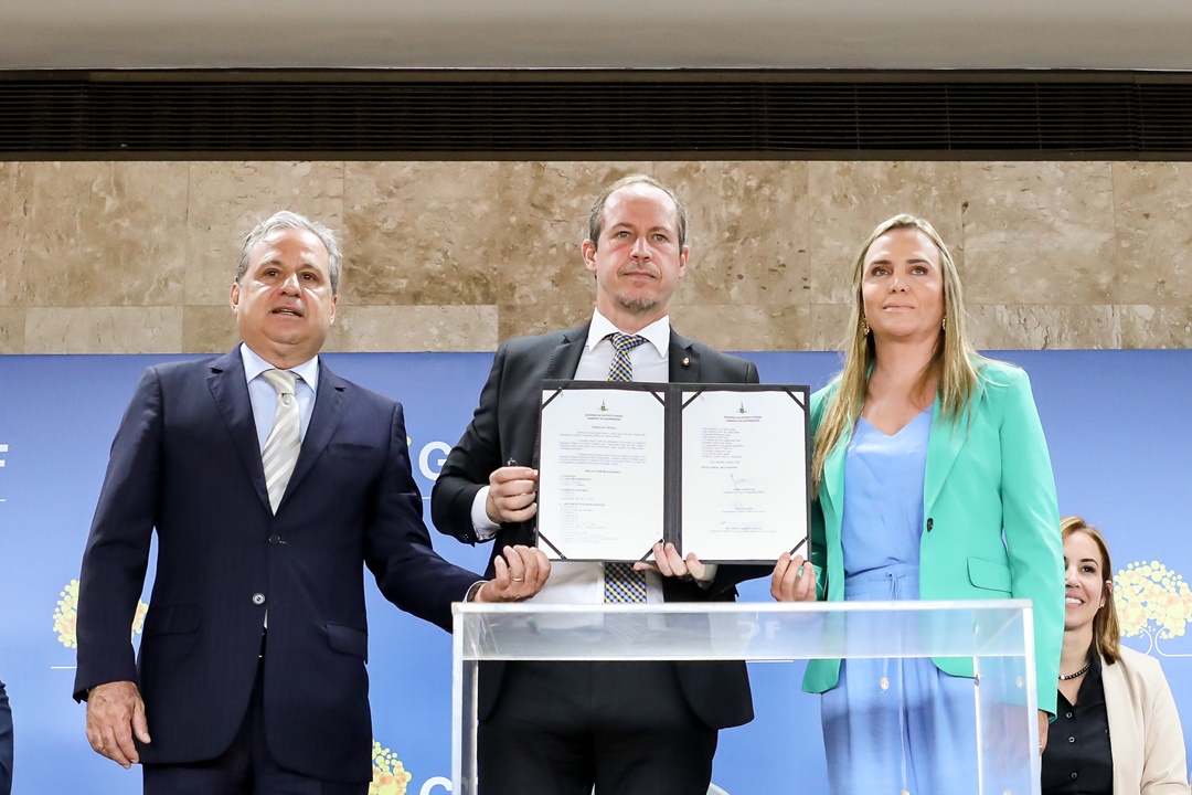 Governos Federal e do DF firmam protocolo de segurança para 8 de janeiro;  repúdio ao 