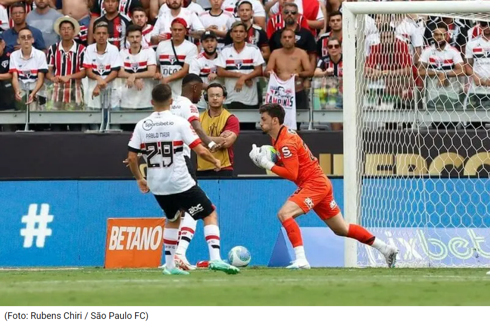 Rafael brilha nos pênaltis, São Paulo vence o Palmeiras e é campeão da Supercopa do Brasil