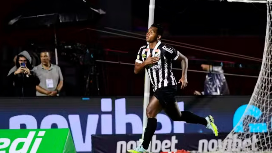 Santos vence o São Paulo fora de casa e se classifica às quartas, com VAR protagonista