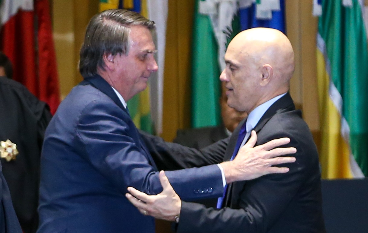 ATOS ANTIDEMOCRÁTICOS: Defesa de Bolsonaro alega parcialidade e pede afastamento de Moraes de inquérito