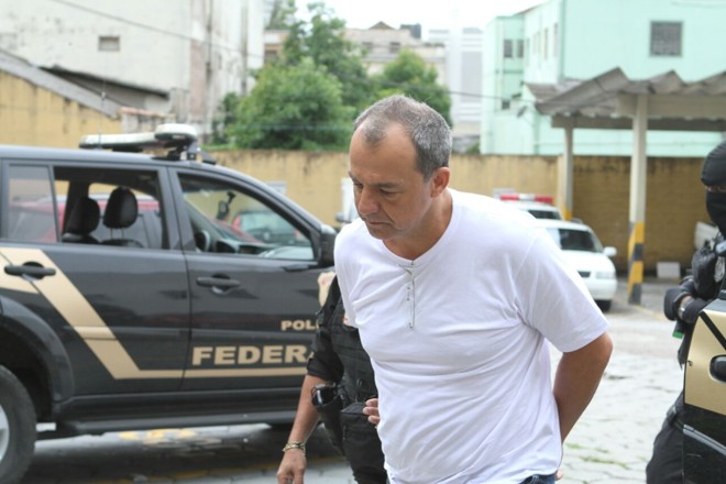 Com artrose no joelho, Cabral pede para não andar mais no 