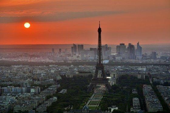 França é o primeiro país a tornar o aborto um direito previsto na Constituição