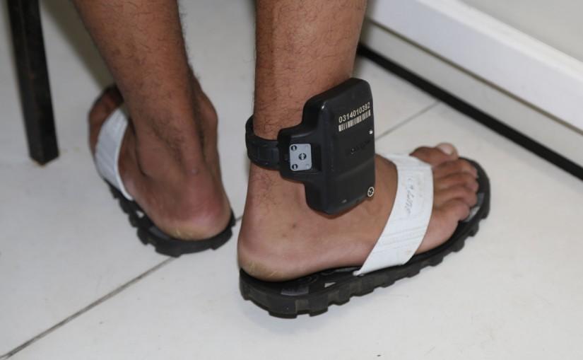  Polícia Militar prende homem por descumprir normas impostas para uso de tornozeleira