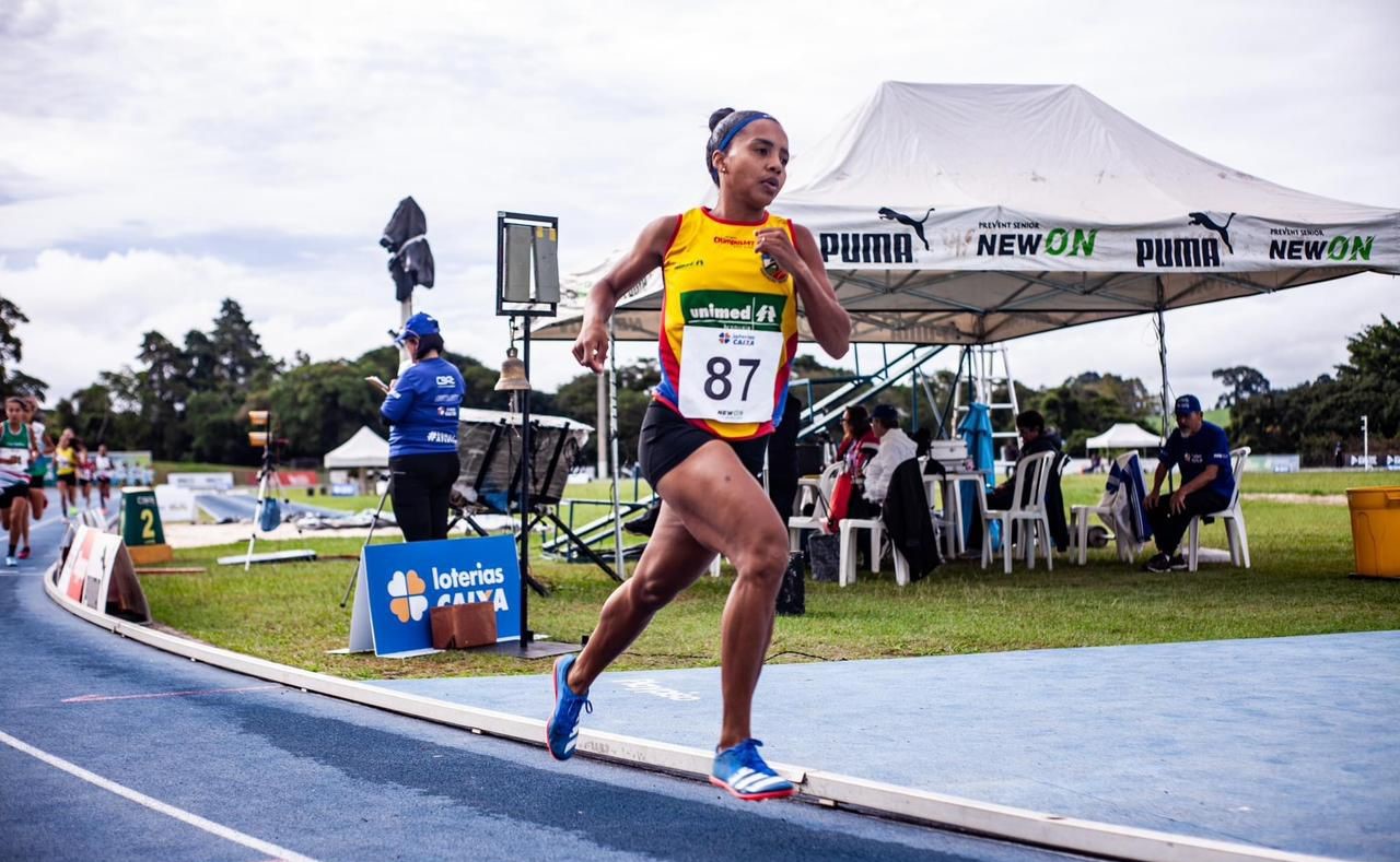  Atletas do programa de bolsa do Governo de MT conquistam medalhas em competição de atletismo