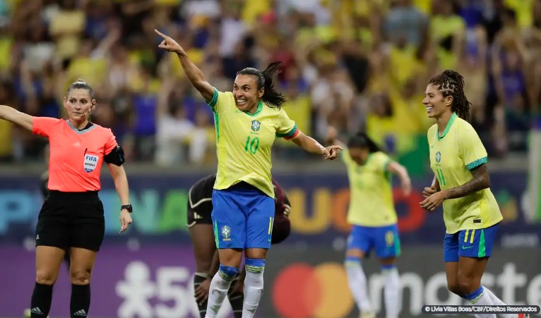 Renovada, seleção feminina goleia Jamaica na Arena Pernambuco