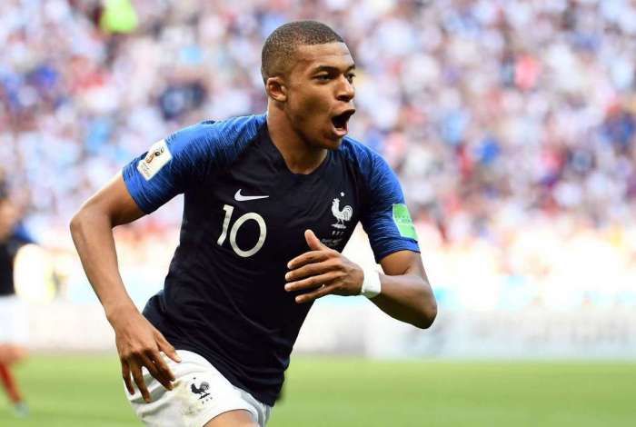 Com show de Mbappé, França vence Argentina e vai às quartas de final da Copa