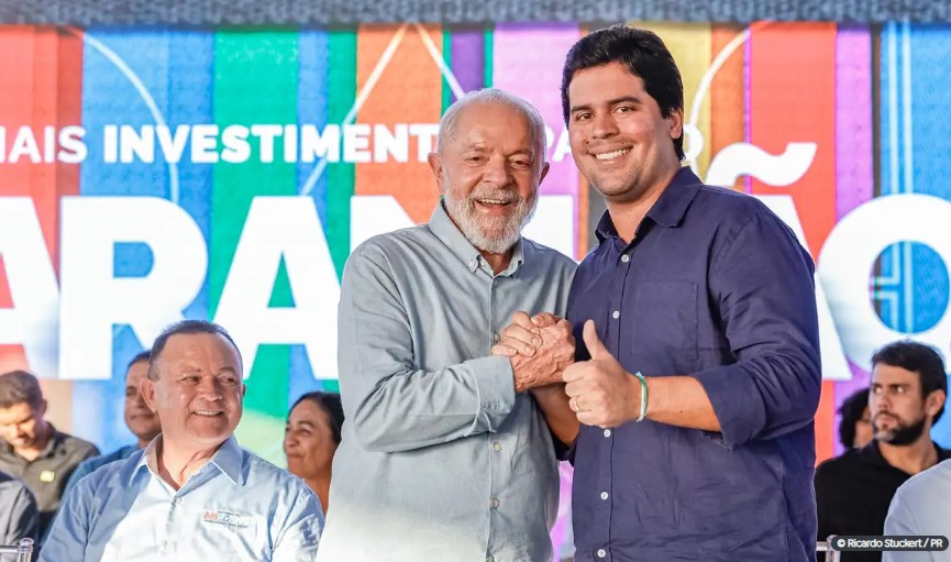 Lula renova concessão de porto e lança obras do Luz Para Todos