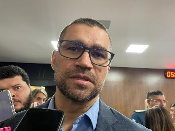 Ex-secretário diz que recebia três vezes mais na iniciativa privada e saiu 'por motivos pessoais'