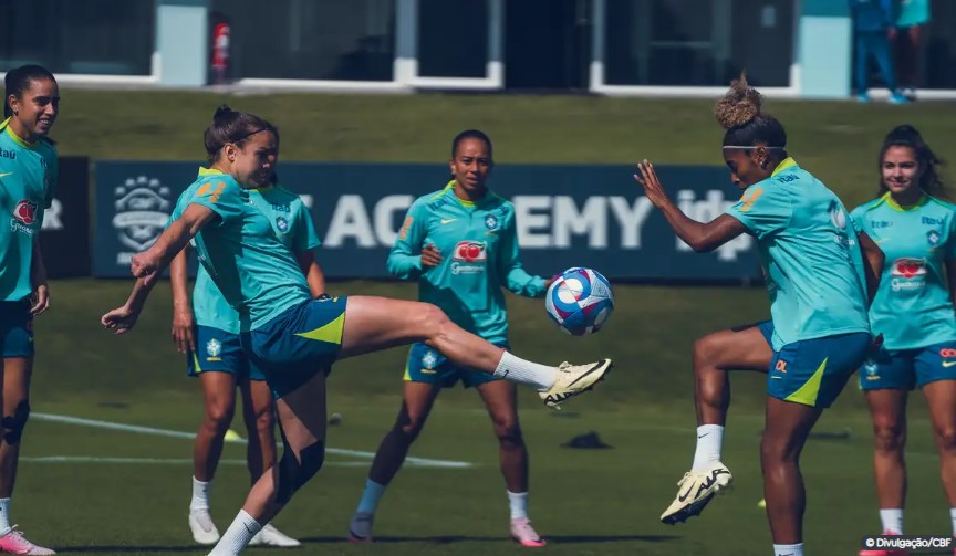 Futebol: seleção feminina entra em reta final de preparação para Paris