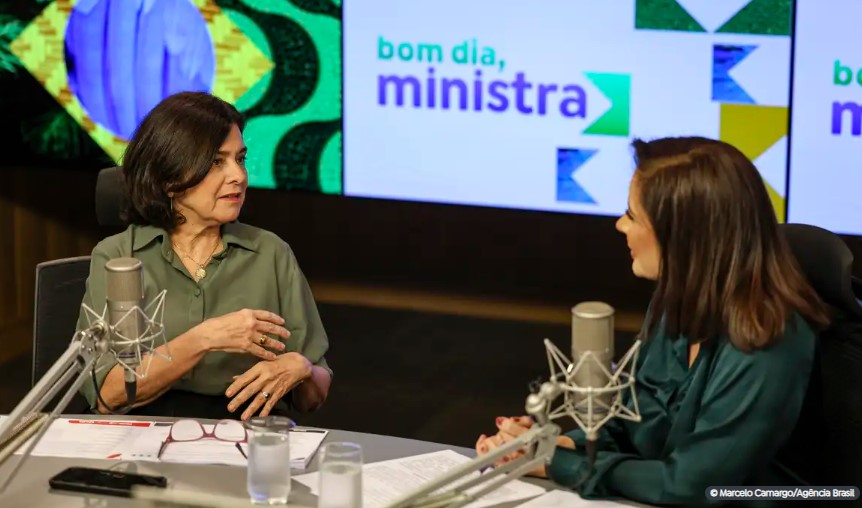 Ministra da Saúde comemora dados da imunização infantil